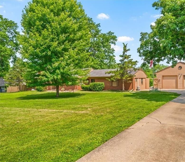 2306 Red Bridge Terrace — photo 3