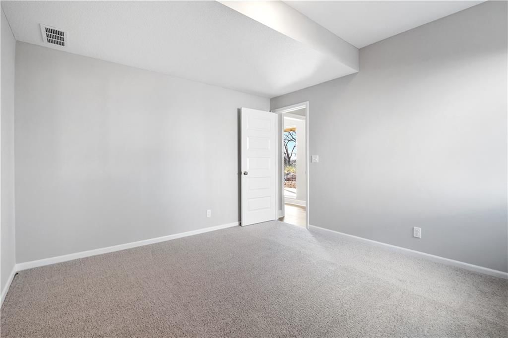 Photo 6 of 36 - 25437 W 149th Terrace, Olathe, KS 66061