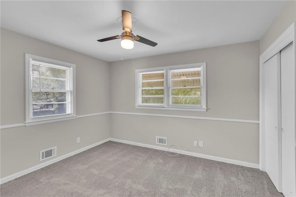 6404 N Wayne Avenue — photo 16