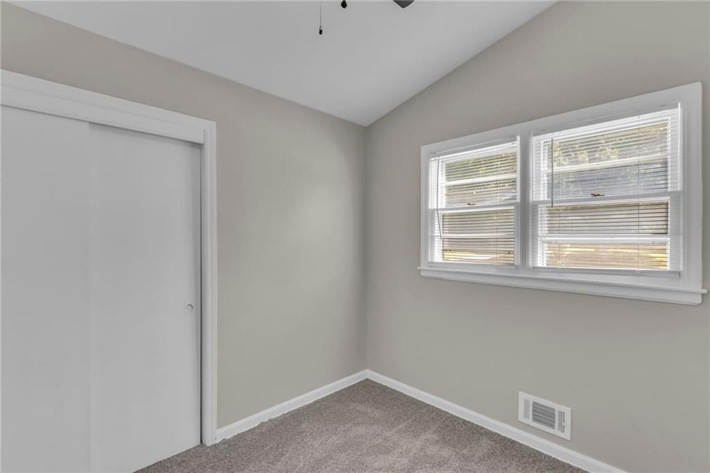 6404 N Wayne Avenue — photo 24