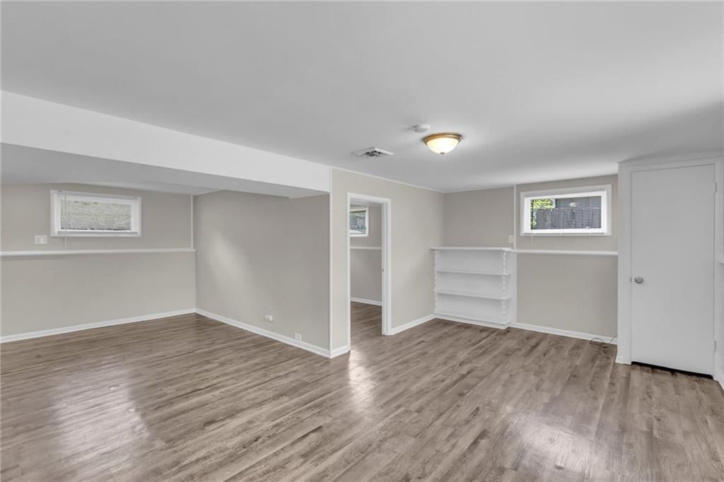6404 N Wayne Avenue — photo 30