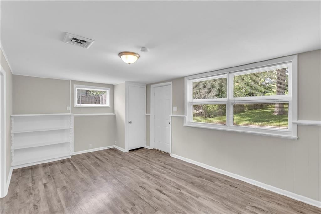 6404 N Wayne Avenue — photo 31