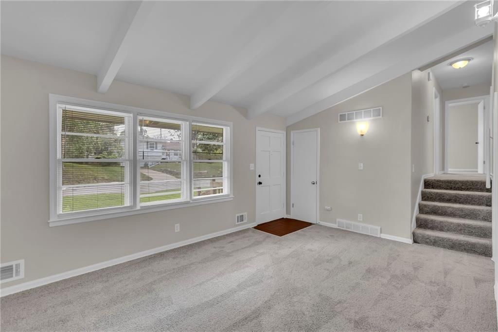 6404 N Wayne Avenue — photo 5