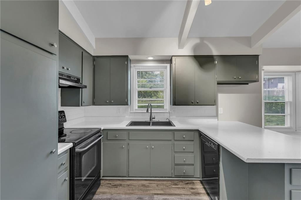 6404 N Wayne Avenue — photo 8