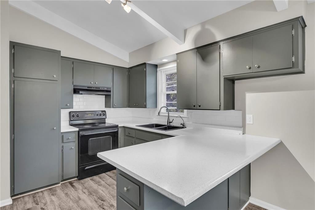 6404 N Wayne Avenue — photo 9