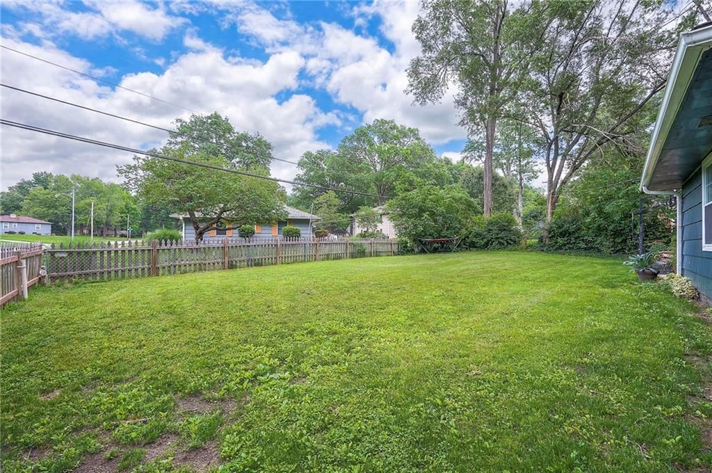 5718 W 101st Terrace — photo 42