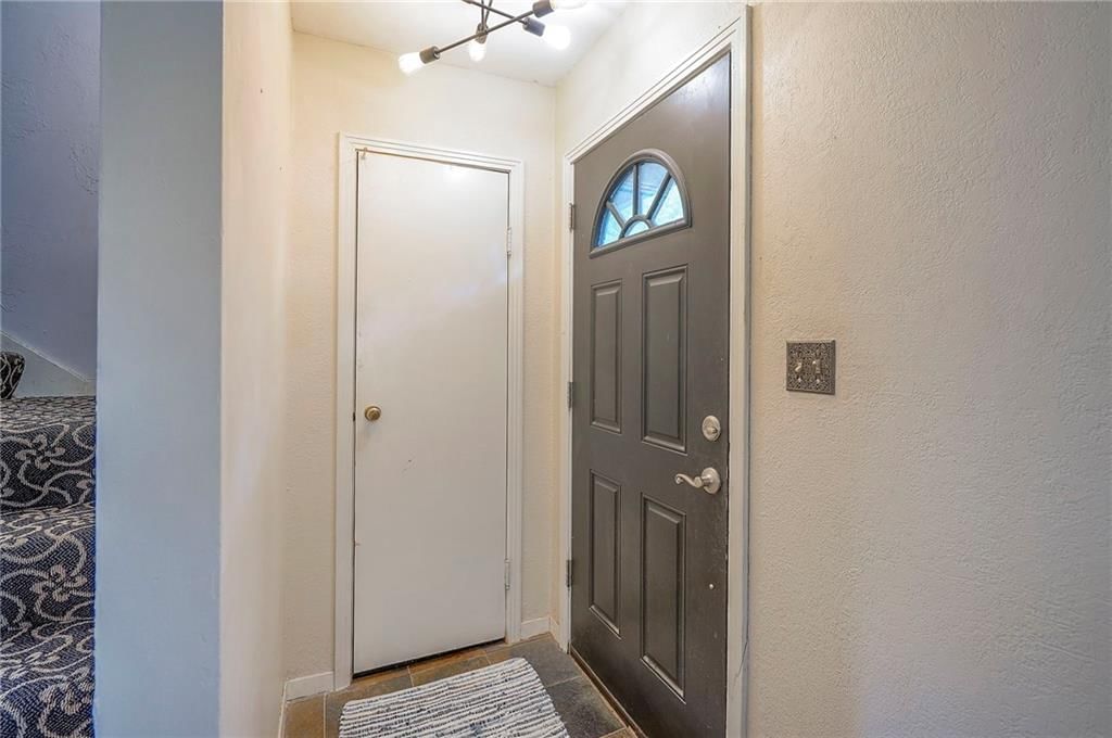 5718 W 101st Terrace — photo 6