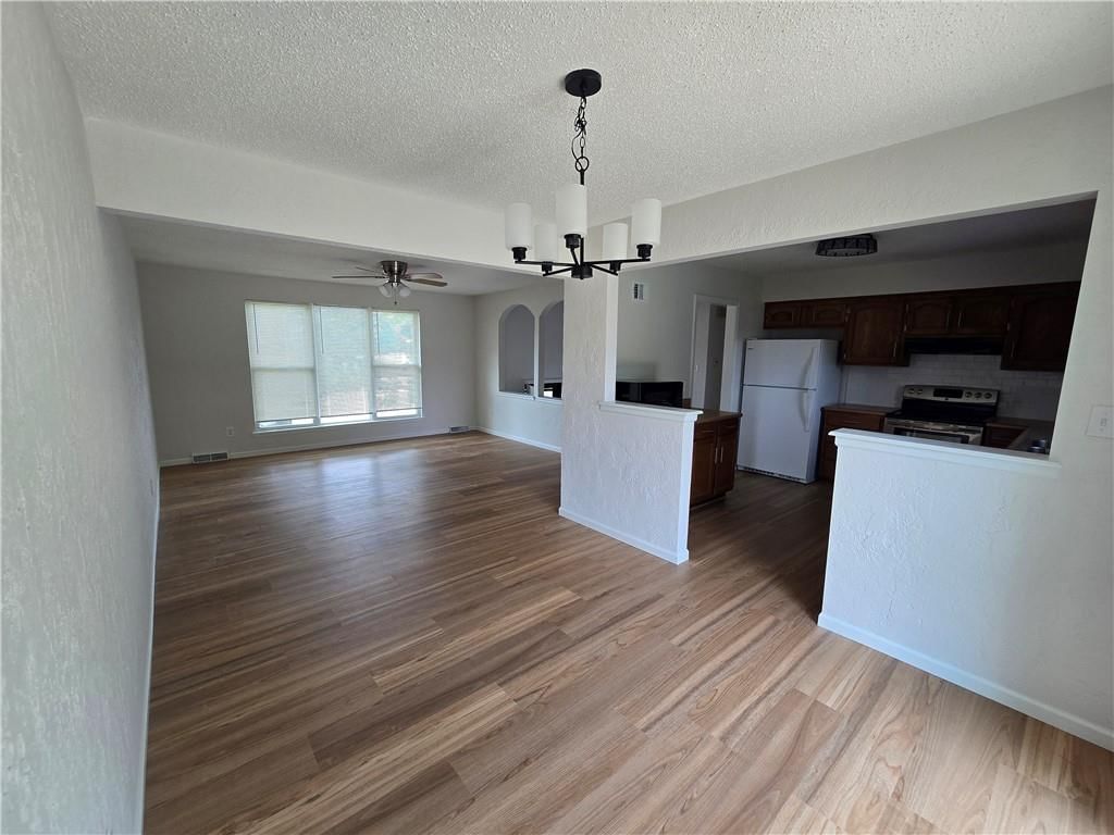 1506 N Holland Court — photo 11