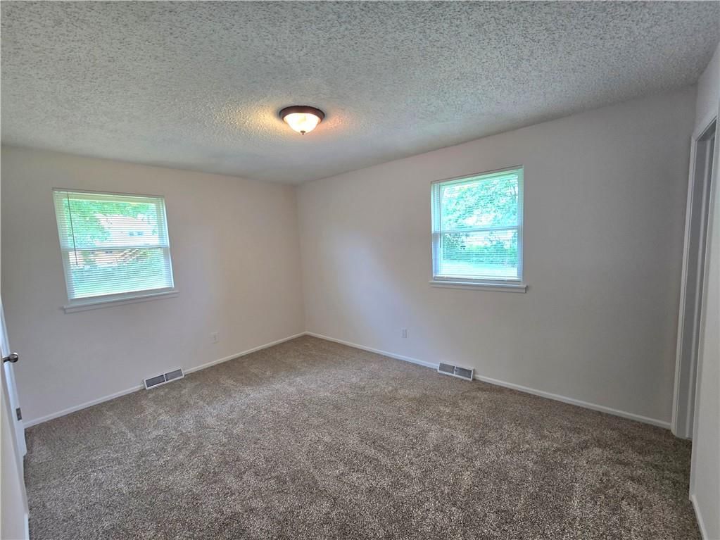 1506 N Holland Court — photo 21