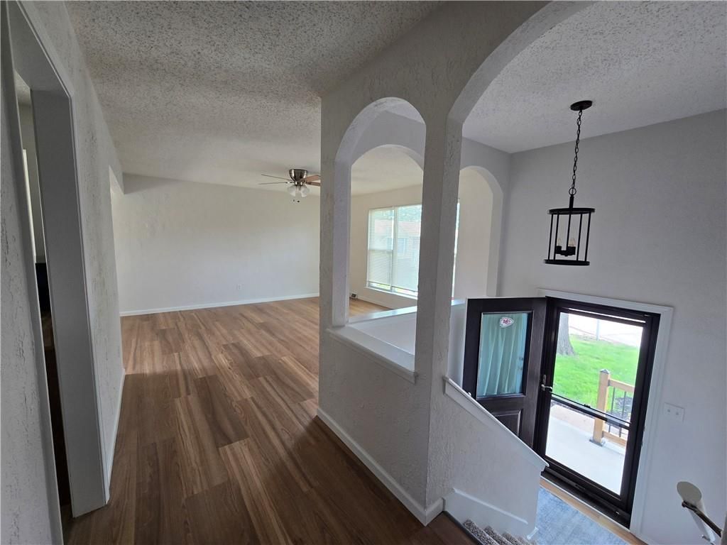 1506 N Holland Court — photo 8