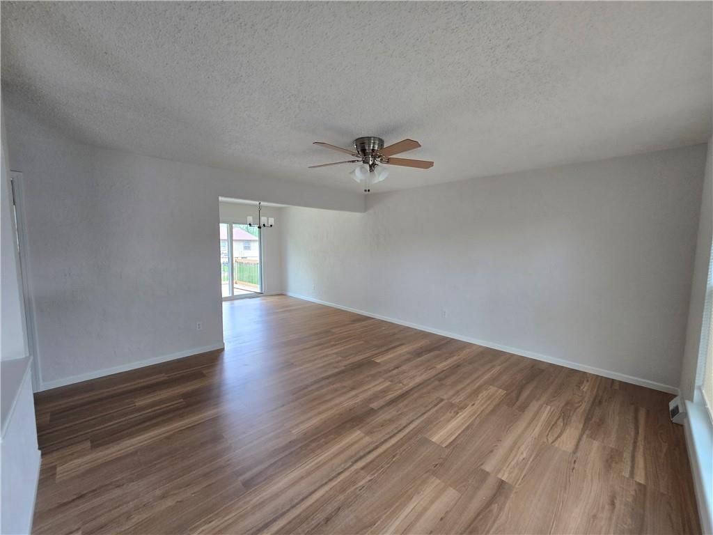 1506 N Holland Court — photo 10