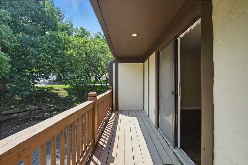 10547 Foster Street — photo 11