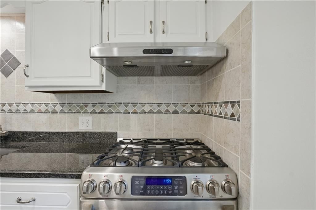 10547 Foster Street — photo 6