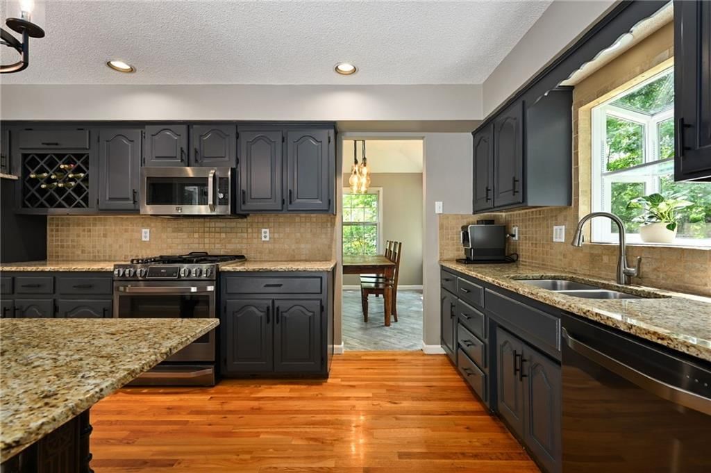 8 Apache Drive — photo 25