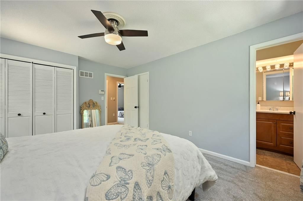 8 Apache Drive — photo 27