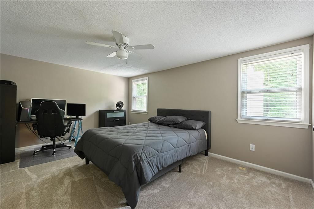 8 Apache Drive — photo 32