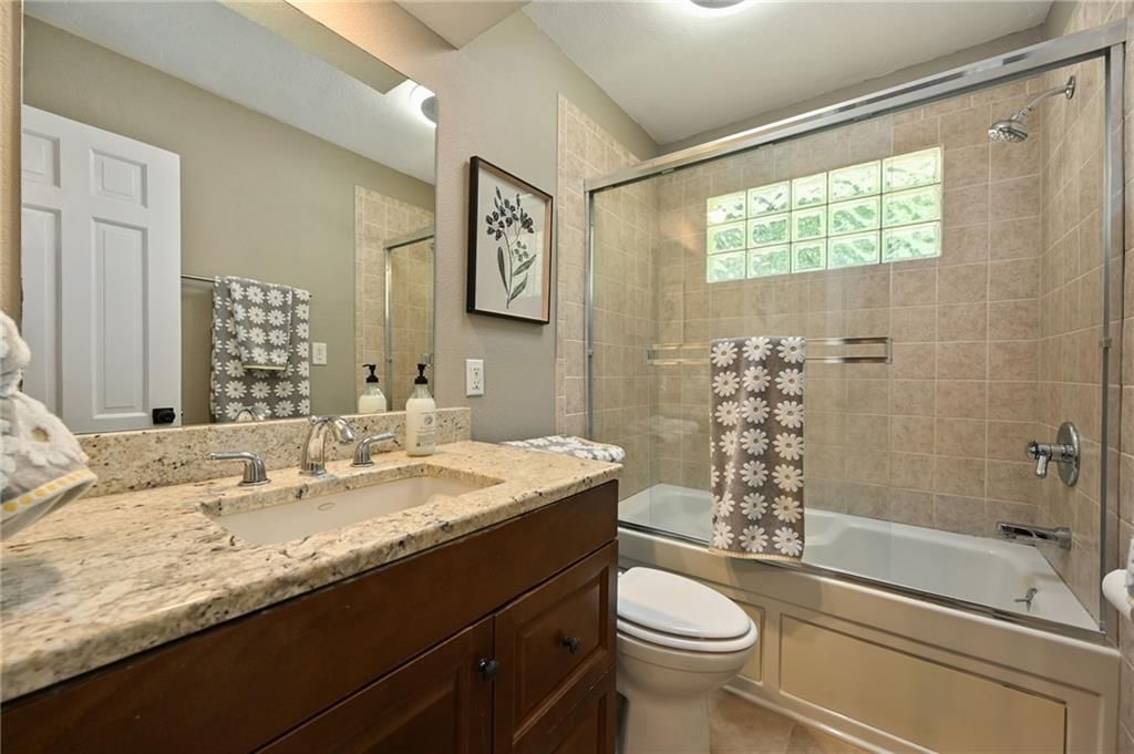 8 Apache Drive — photo 34