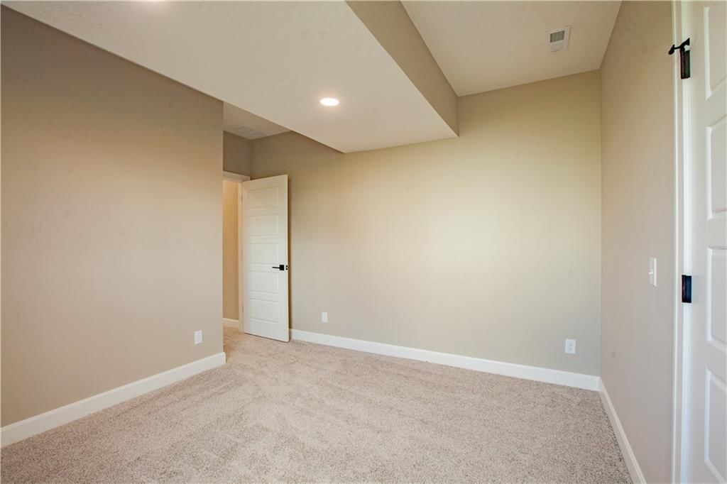 19079 Millstone Terrace — photo 42