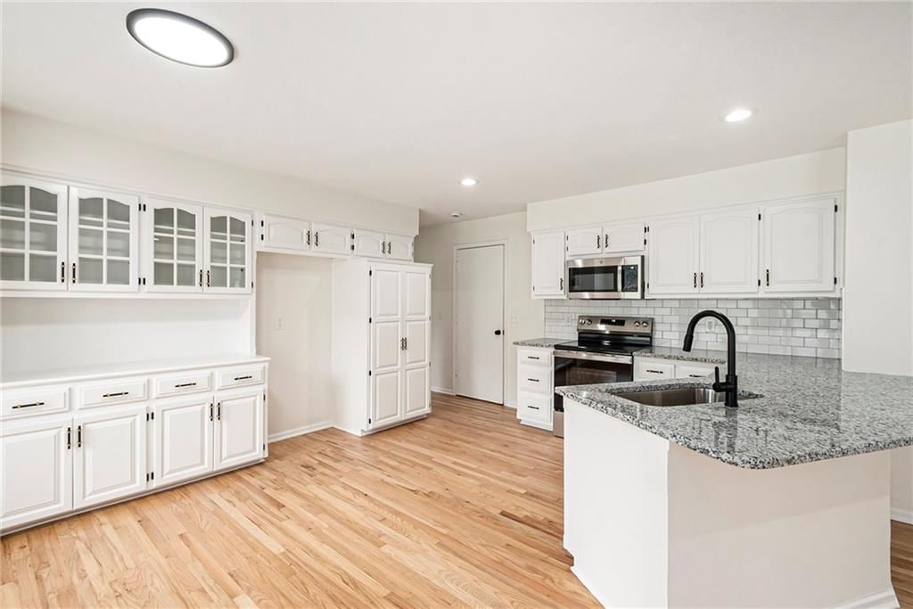 5619 W 152nd Terrace — photo 5