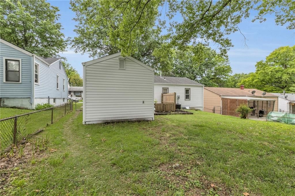 618 W Charles Court — photo 38