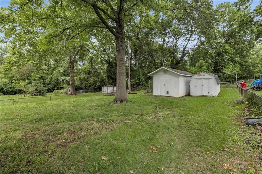 618 W Charles Court — photo 41