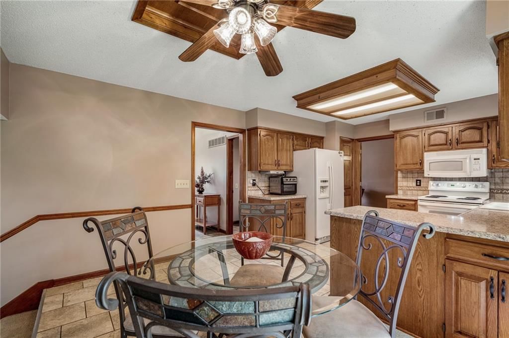 11532 S Lennox Street — photo 8