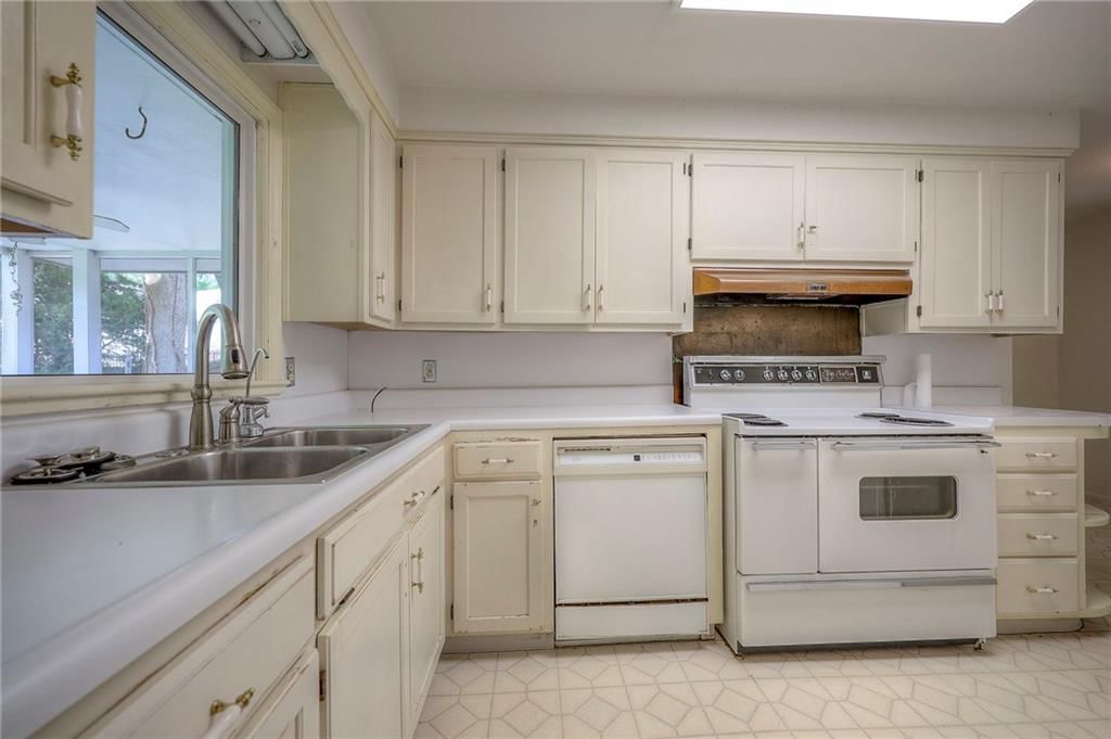 2204 W 97th Street — photo 15