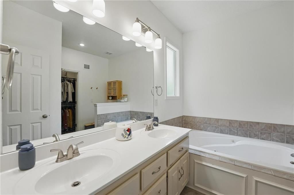 3700 NW Platte Brooke Drive — photo 18