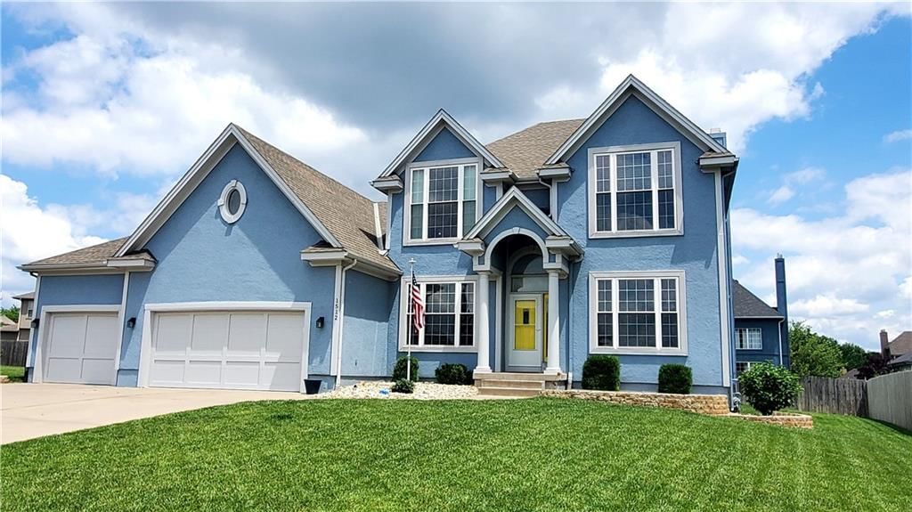 1512 SW 42nd Court, Lee's Summit, MO