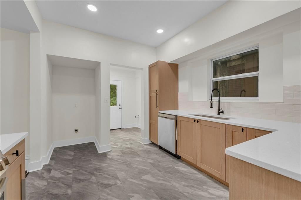 4414 Forest Avenue — photo 12