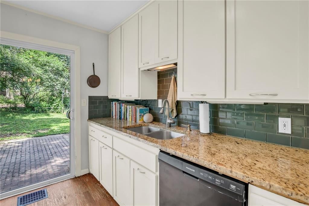 6516 W 80th Street — photo 9