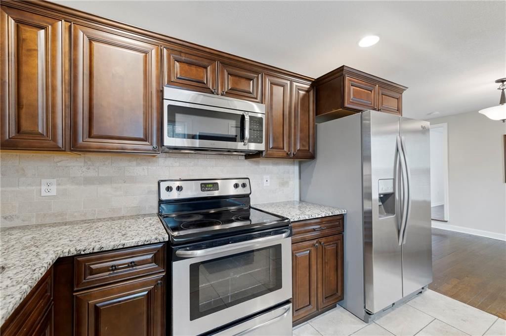8101 Grand Avenue — photo 11