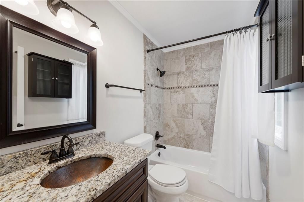 8101 Grand Avenue — photo 15