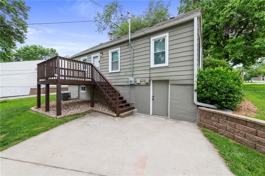 8101 Grand Avenue — photo 28