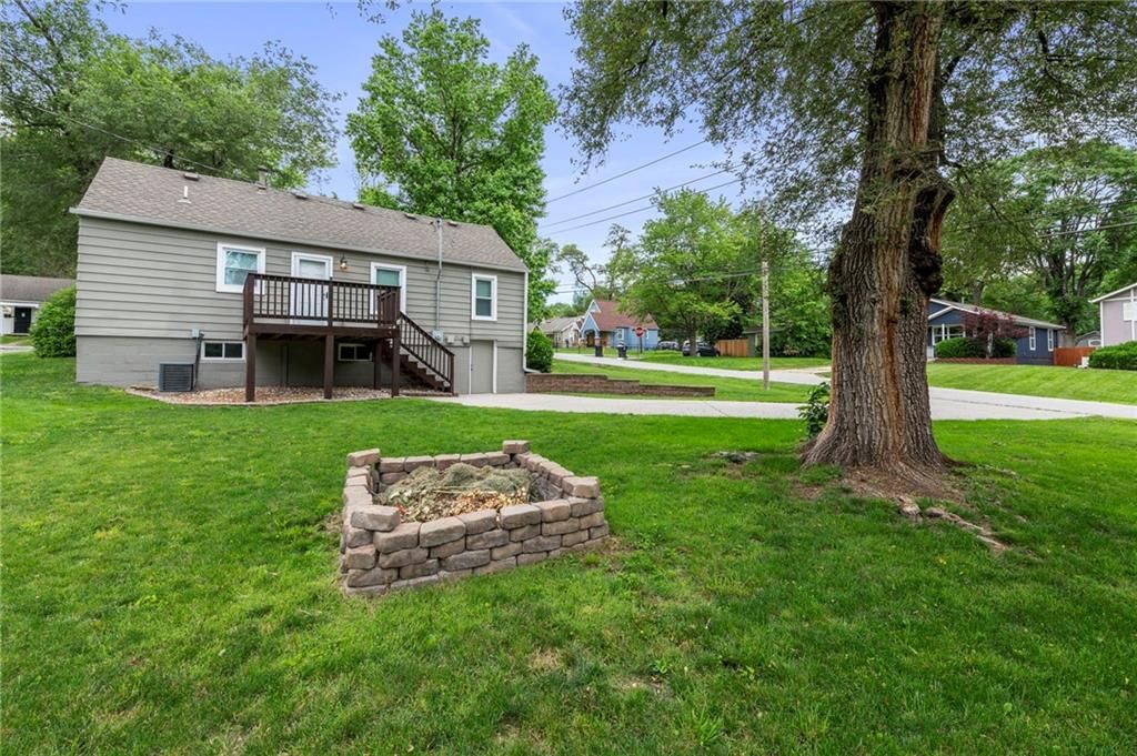 8101 Grand Avenue — photo 29