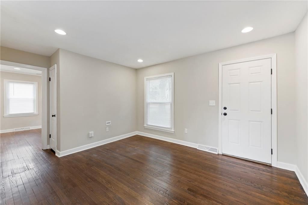 8101 Grand Avenue — photo 5