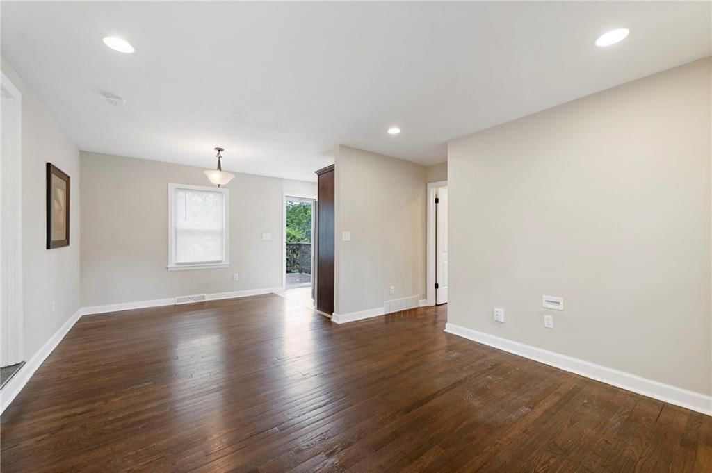 8101 Grand Avenue — photo 6