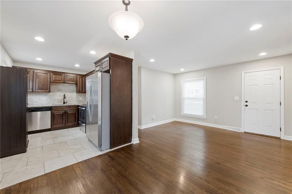 8101 Grand Avenue — photo 8