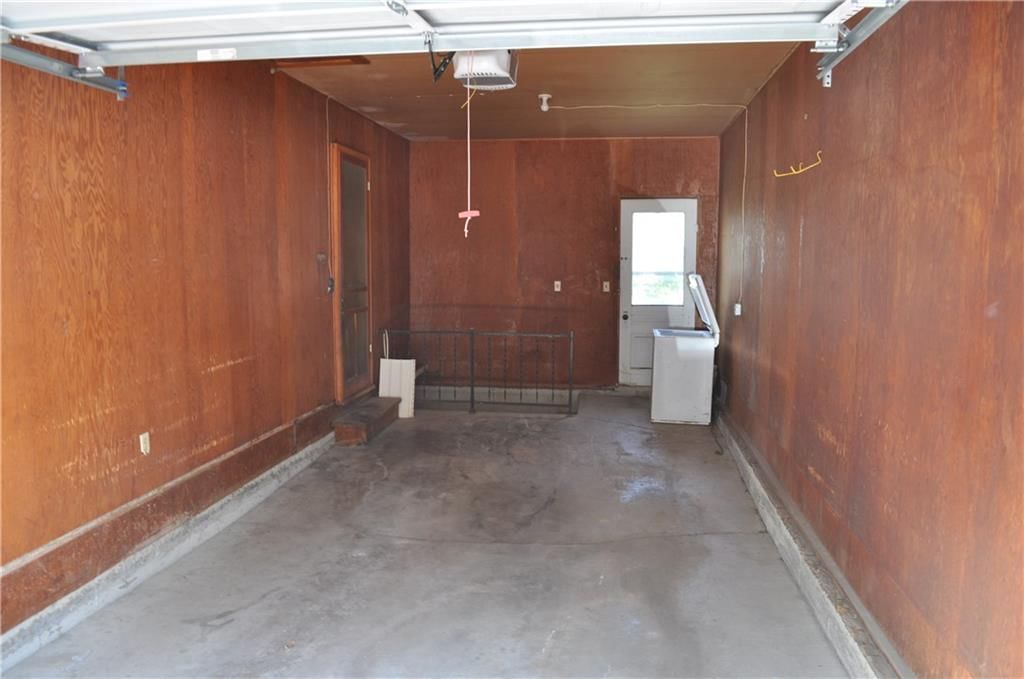 913 N Maple Street — photo 13