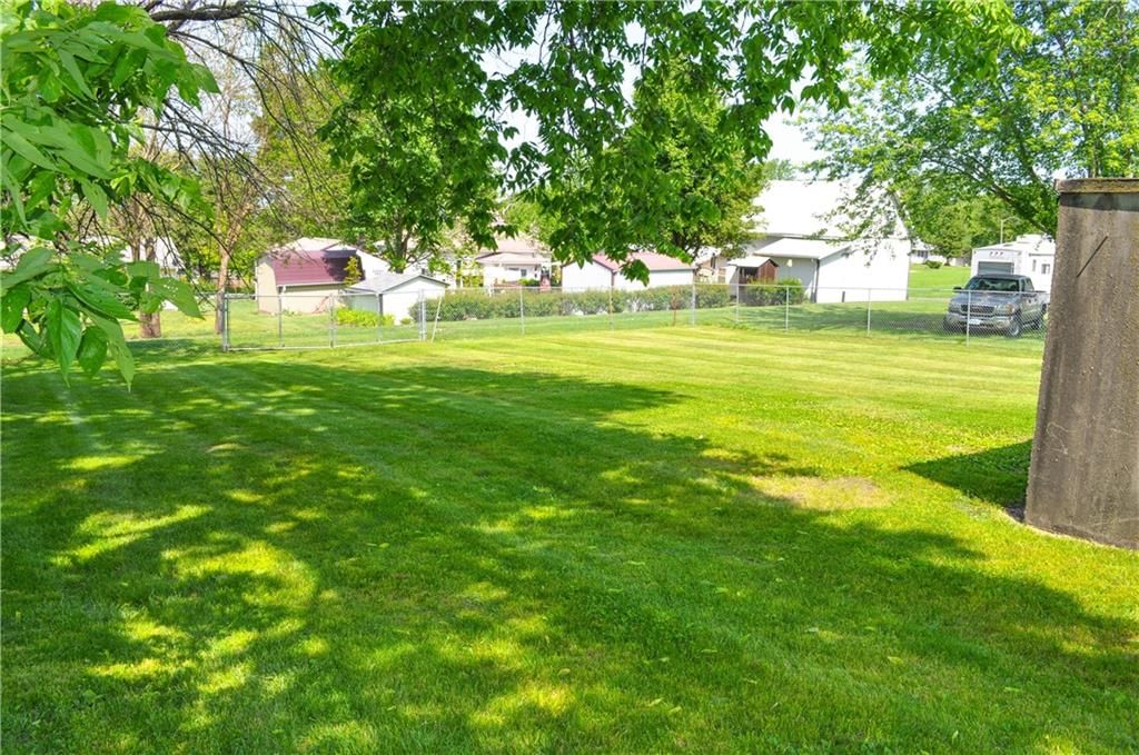 913 N Maple Street — photo 3
