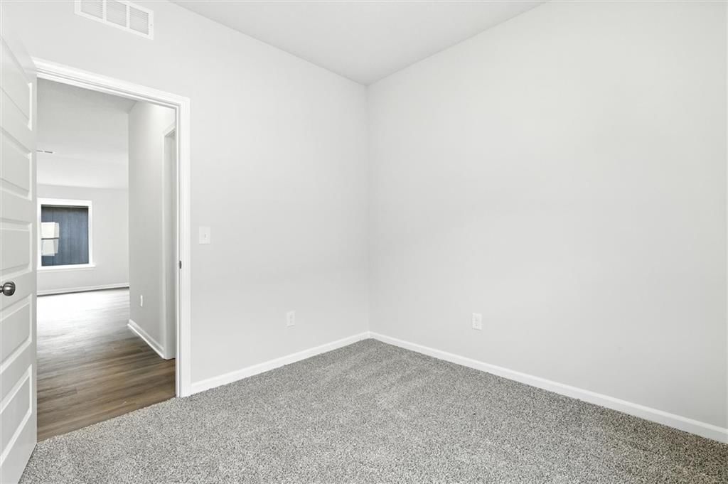 551 W Lanesfield Street — photo 21