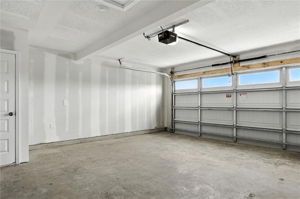 551 W Lanesfield Street — photo 29