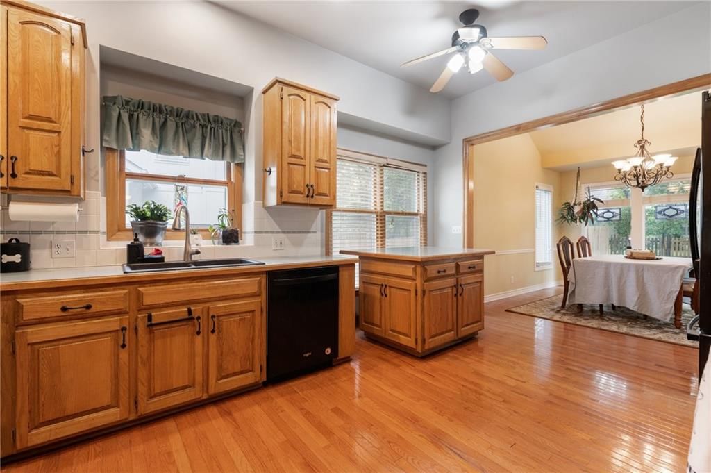 12484 S Hallet Street — photo 9
