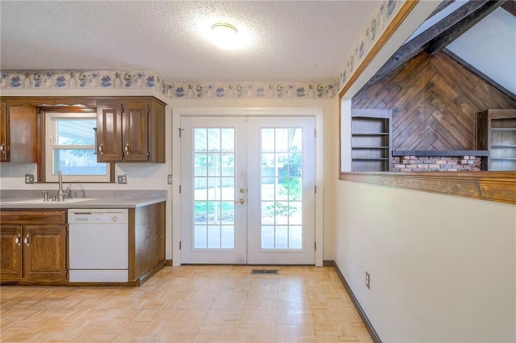 629 S Valley Road — photo 9