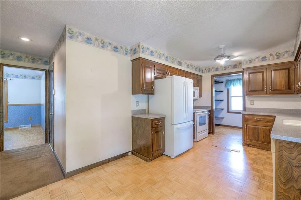 629 S Valley Road — photo 10