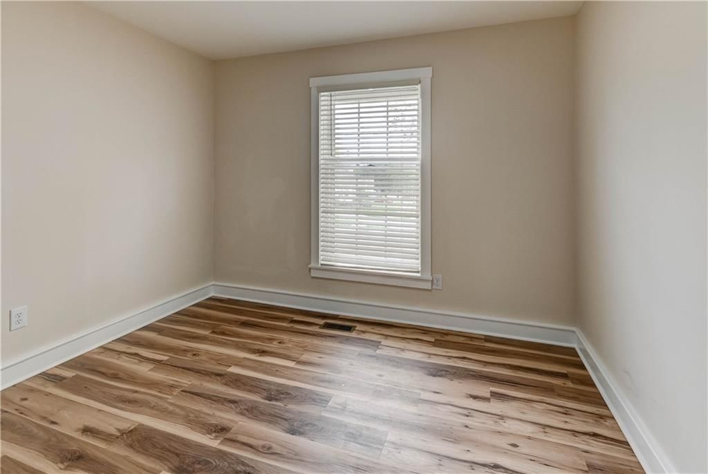 10038 N Central Street — photo 16