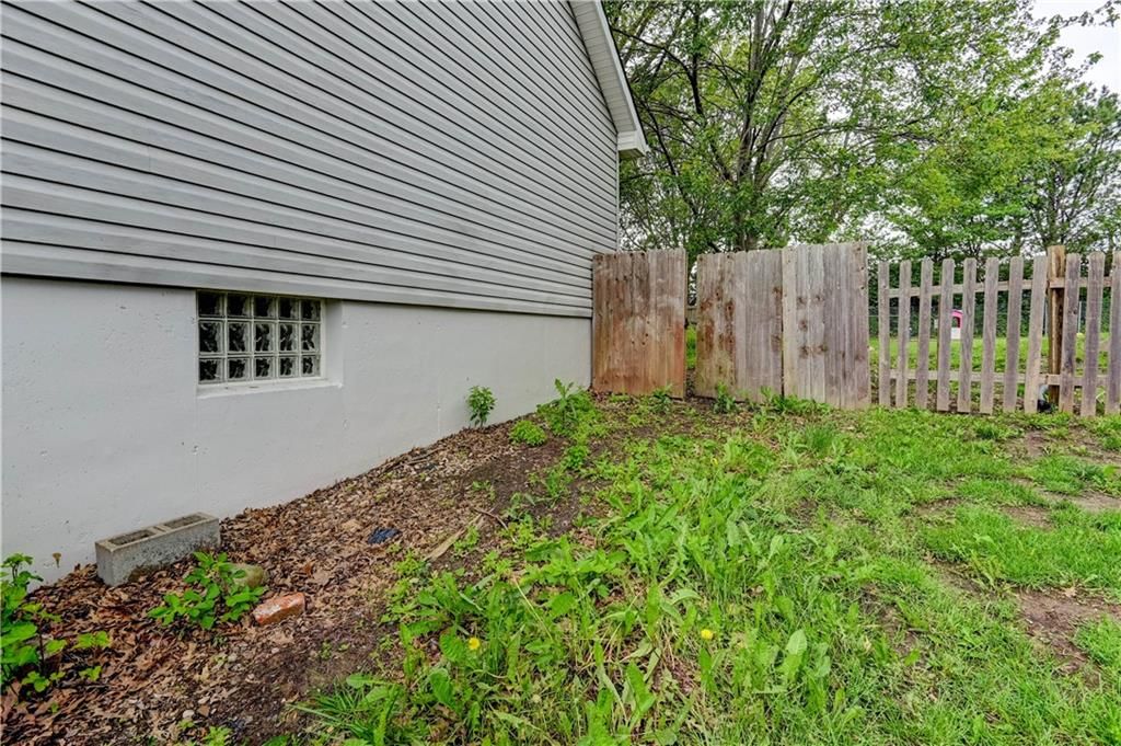 10038 N Central Street — photo 31