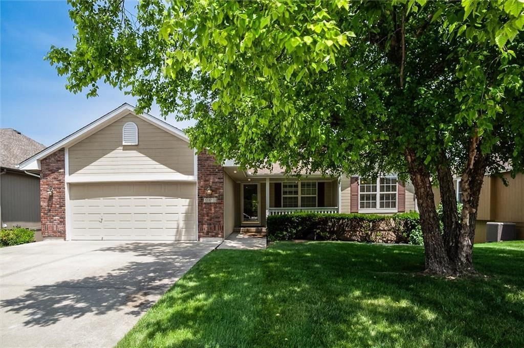 1919 Prairie Grass Drive — photo 2