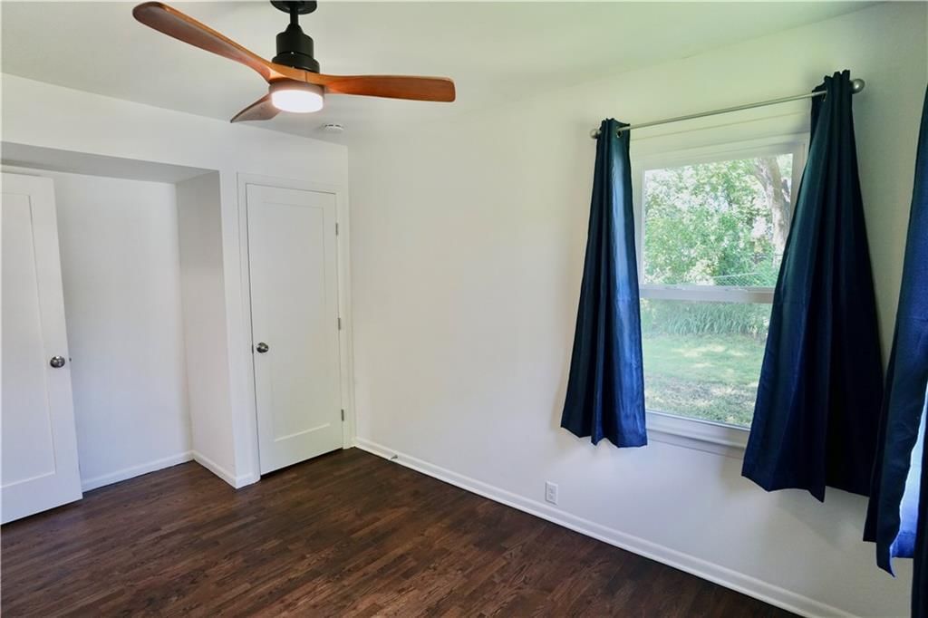 213 E Bates Street — photo 14