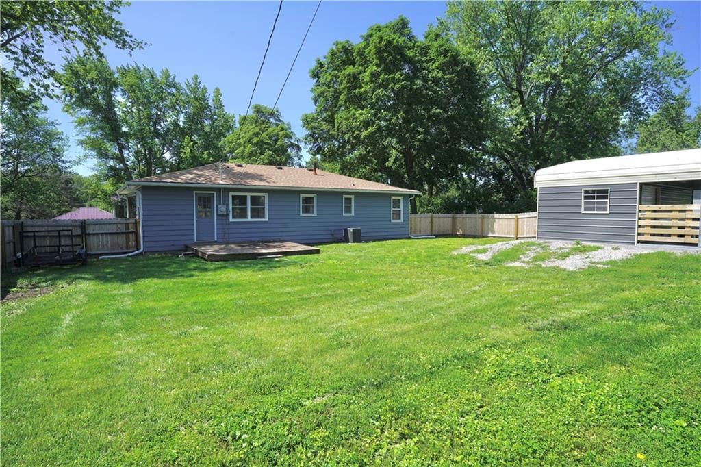 213 E Bates Street — photo 15